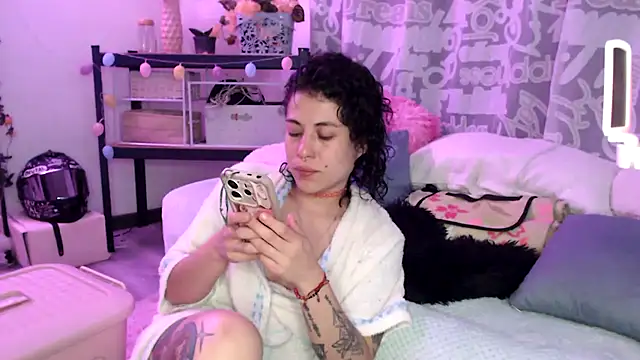 Snapshot of Hellen_dumont chatting on April 2026 12:10:01 AM Hellen dumont online show from April 2026 12:10:01 AM