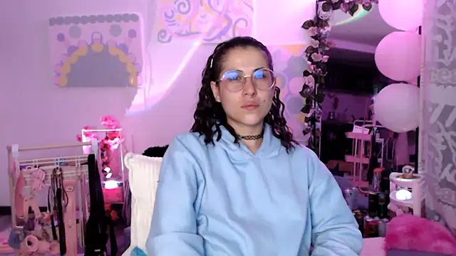 Snapshot of Hellen_dumont chatting on April 2026 02:15:02 AM Hellen dumont online show from April 2026 02:15:02 AM