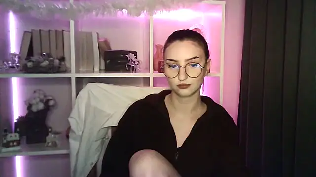 X Alisa online show from December 2025 07:31:01 PM