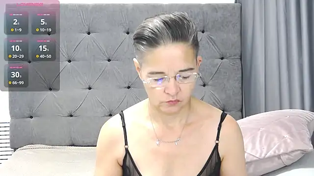 Snapshot of StaceyDarling chatting on November 2025 05:17:01 AM StaceyDarling online show from November 2025 05:17:01 AM