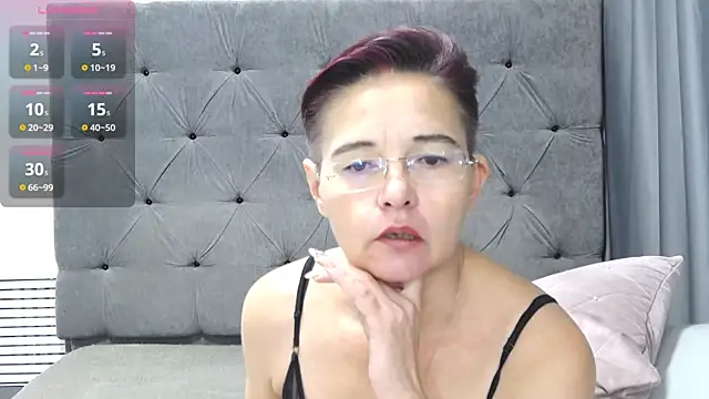 Snapshot of StaceyDarling chatting on November 2025 10:42:01 PM StaceyDarling online show from November 2025 10:42:01 PM