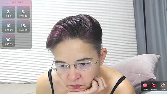 Snapshot of StaceyDarling chatting on November 2025 03:09:02 AM StaceyDarling online show from November 2025 03:09:02 AM