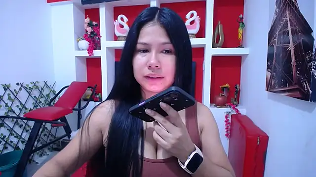 Letty Plugxo online show from November 2025 12:16:01 PM