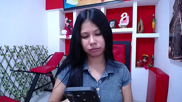 Letty Plugxo online show from December 2025 12:21:02 PM