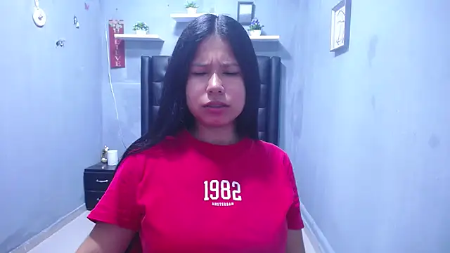 Letty Plugxo online show from March 2026 01:28:01 PM