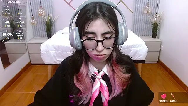 Snapshot of LenaRoses chatting on September 2025 09:17:02 PM LenaRoses online show from September 2025 09:17:02 PM