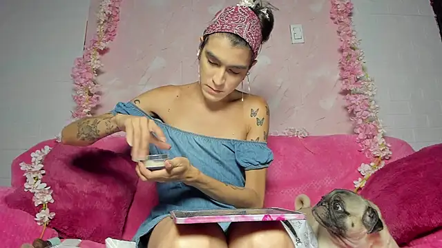 Chaminela 27 online show from October 2025 08:27:02 PM