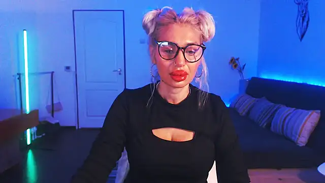 Snapshot of beauty_chl0e chatting on December 2024 09:11:02 PM beauty chl0e online show from December 2024 09:11:02 PM