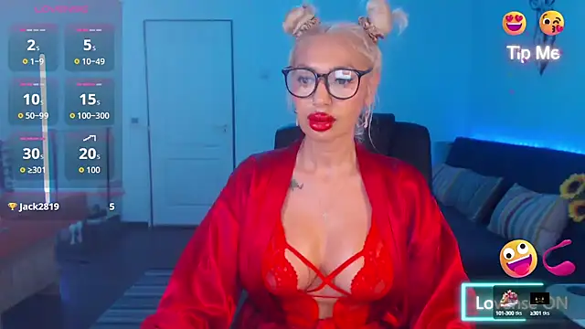 Snapshot of beauty_chl0e chatting on September 2025 06:51:02 PM beauty chl0e online show from September 2025 06:51:02 PM