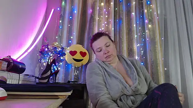 amorelara online show from May 2026 09:05:01 AM