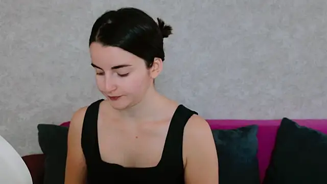 Miss Arwen online show from November 2025 04:46:01 AM