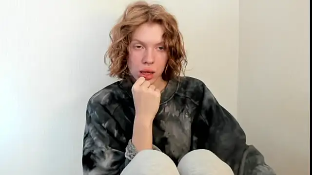 StellaDavis online show from October 2025 09:05:02 AM