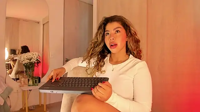 Melina Ferrer1 online show from May 2026 12:46:01 PM