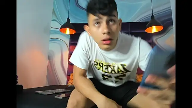 Snapshot of andrew_rose_ chatting on December 2024 03:20:01 AM andrew rose online show from December 2024 03:20:01 AM