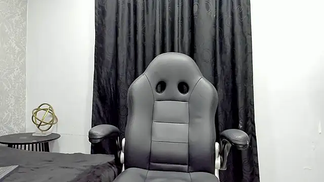 Snapshot of andrew_rose_ chatting on December 2024 05:40:02 PM andrew rose online show from December 2024 05:40:02 PM