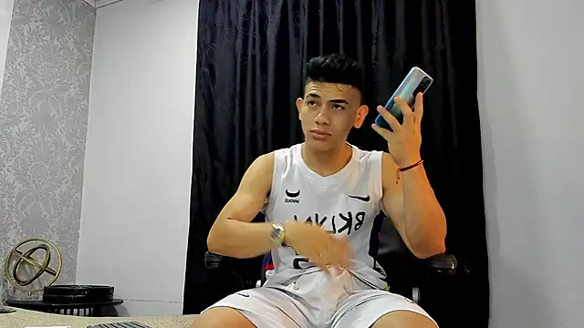 Snapshot of andrew_rose_ chatting on March 2025 03:20:02 PM andrew rose online show from March 2025 03:20:02 PM