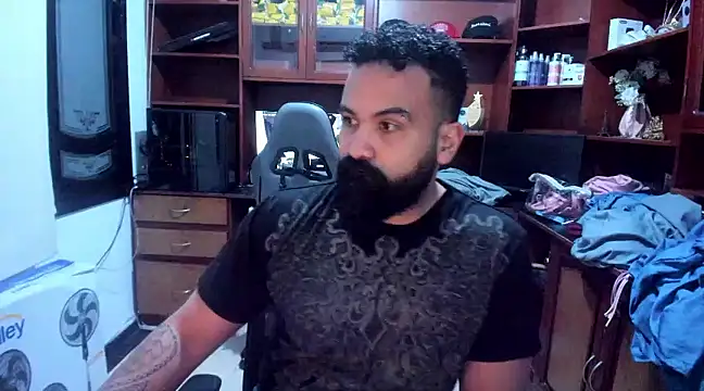 Snapshot of Drako_Argentii chatting on December 2024 06:35:01 AM Drako Argentii online show from December 2024 06:35:01 AM