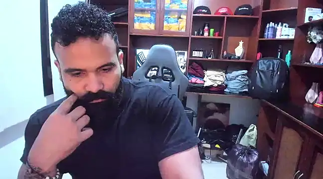 Snapshot of Drako_Argentii chatting on December 2024 11:06:02 PM Drako Argentii online show from December 2024 11:06:02 PM