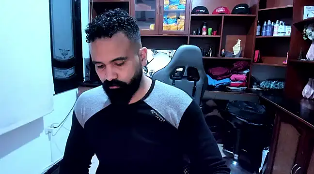 Snapshot of Drako_Argentii chatting on December 2024 11:17:01 PM Drako Argentii online show from December 2024 11:17:01 PM