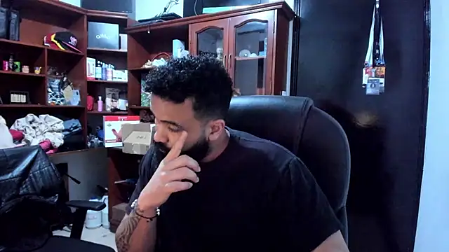 Snapshot of Drako_Argentii chatting on March 2025 06:28:02 AM Drako Argentii online show from March 2025 06:28:02 AM