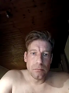 Snapshot of MArciQuarky chatting on February 2025 10:15:01 PM MArciQuarky online show from February 2025 10:15:01 PM