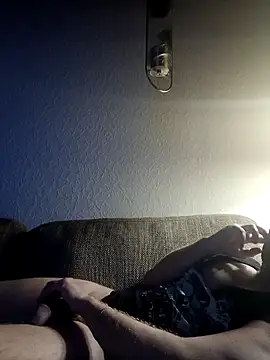 Snapshot of MArciQuarky chatting on February 2025 09:47:02 PM MArciQuarky online show from February 2025 09:47:02 PM