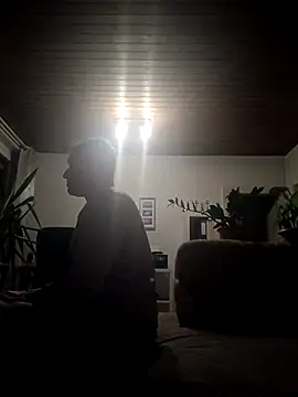 Snapshot of MArciQuarky chatting on October 2025 08:43:02 PM MArciQuarky online show from October 2025 08:43:02 PM