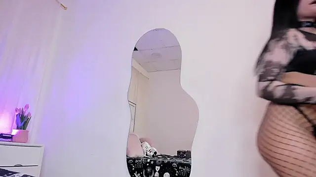 Snapshot of atena_hill chatting on January 2025 08:10:01 PM atena hill online show from January 2025 08:10:01 PM