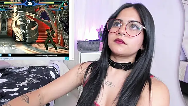 Snapshot of atena_hill chatting on January 2025 11:02:02 PM atena hill online show from January 2025 11:02:02 PM