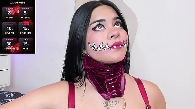 Snapshot of atena_hill chatting on January 2025 08:21:02 PM atena hill online show from January 2025 08:21:02 PM