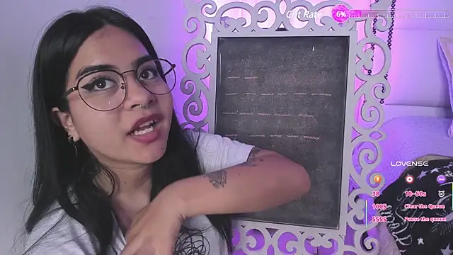 Snapshot of atena_hill chatting on February 2025 10:48:02 PM atena hill online show from February 2025 10:48:02 PM