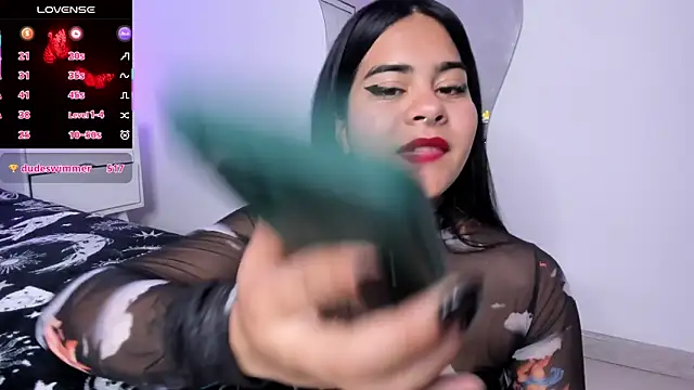 Snapshot of atena_hill chatting on March 2025 11:05:01 PM atena hill online show from March 2025 11:05:01 PM