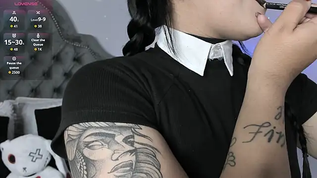 Snapshot of atena_hill chatting on October 2025 07:09:02 PM atena hill online show from October 2025 07:09:02 PM