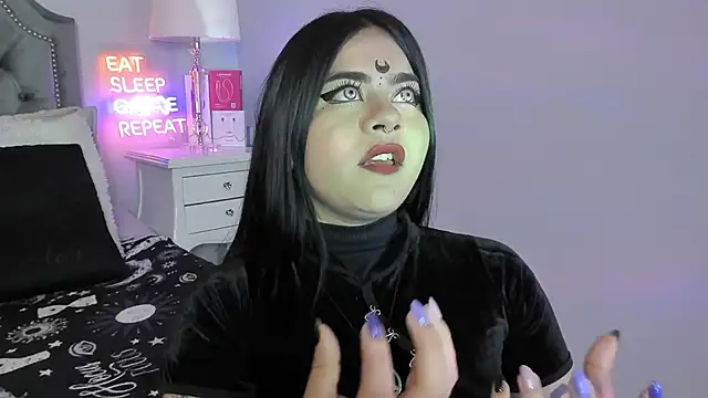 Snapshot of atena_hill chatting on December 2025 07:09:01 PM atena hill online show from December 2025 07:09:01 PM