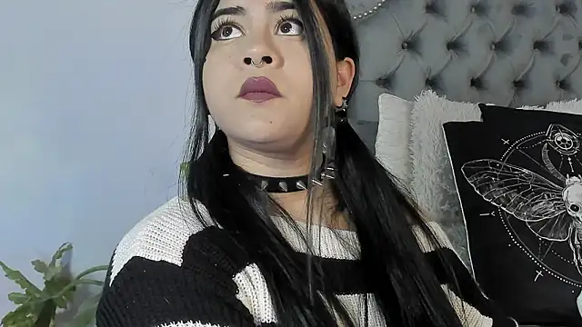 Snapshot of atena_hill chatting on February 2026 07:19:02 PM atena hill online show from February 2026 07:19:02 PM