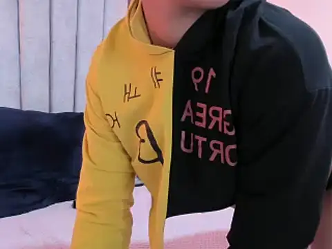 Emmapark  online show from February 2025 09:47:02 PM