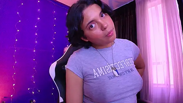 Emmapark  online show from January 2026 07:15:01 PM