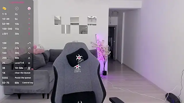 LovelyBianca online show from April 2026 10:07:01 PM