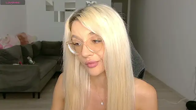 Snapshot of LovelyBianca chatting on June 2026 08:53:01 PM LovelyBianca online show from June 2026 08:53:01 PM