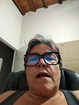 MARIANMILLS   online show from April 2026 10:57:02 PM