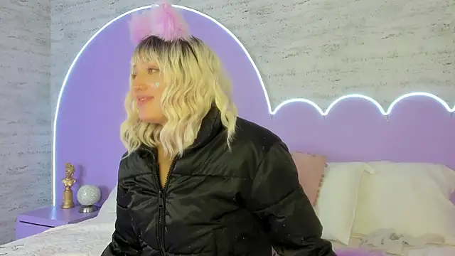 Giaa Ross online show from November 2025 07:52:01 AM