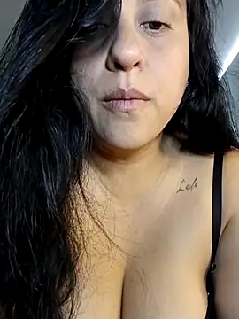 whitegirl0122 online show from March 2025 12:47:02 PM