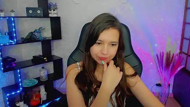 Lina Brownie online show from December 2024 05:33:02 AM