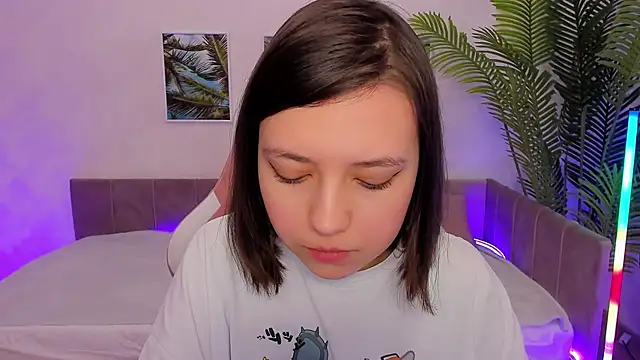 Lina Brownie online show from March 2025 05:33:02 AM