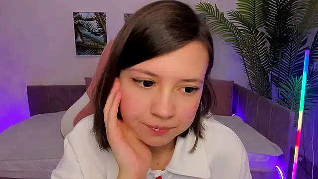 Lina Brownie online show from March 2025 05:22:02 AM