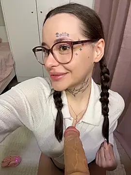 Snapshot of fuckdoll_18 chatting on November 2025 08:18:01 AM fuckdoll 18 online show from November 2025 08:18:01 AM