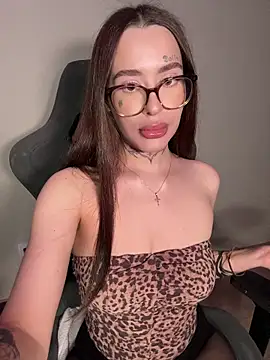 Snapshot of fuckdoll_18 chatting on February 2026 02:06:02 PM fuckdoll 18 online show from February 2026 02:06:02 PM