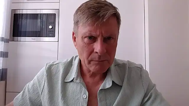 johnnym1 online show from April 2026 11:10:01 AM