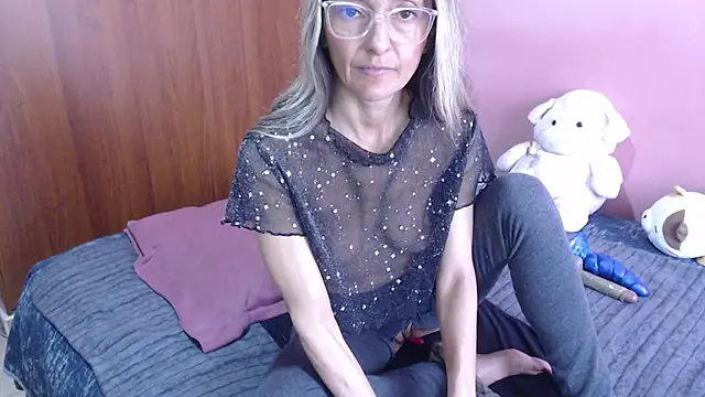 Snapshot of Susanlover chatting on February 2026 02:32:02 PM Susanlover online show from February 2026 02:32:02 PM