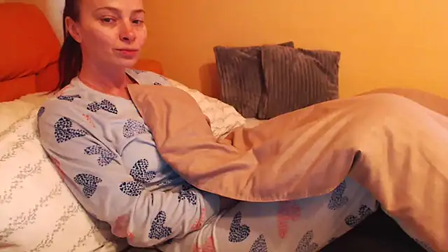LovelyAndraGirl online show from May 2026 10:53:01 AM